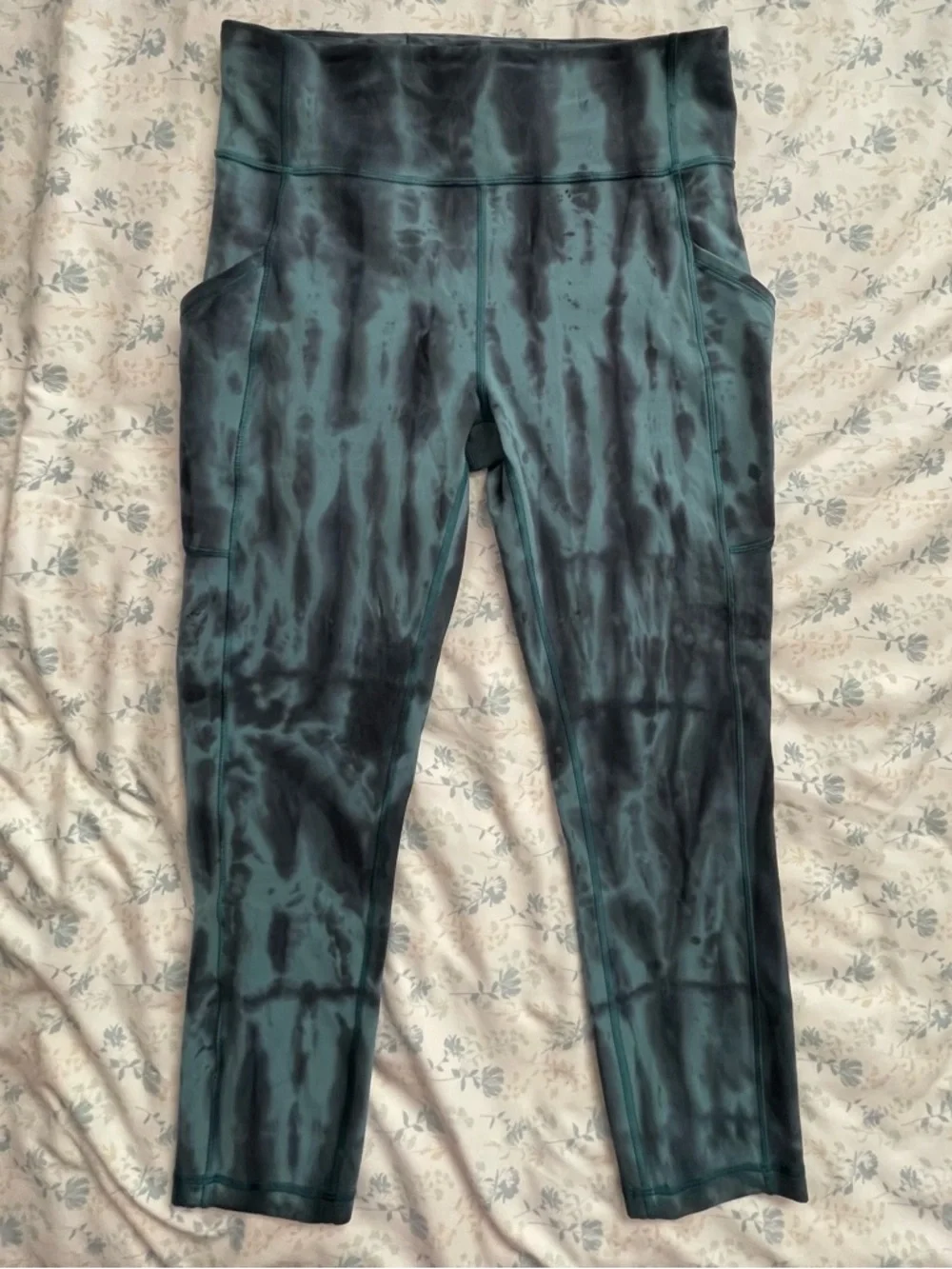 lululemon athletica Girls' Printed Leggings in Teal & Purple Mix